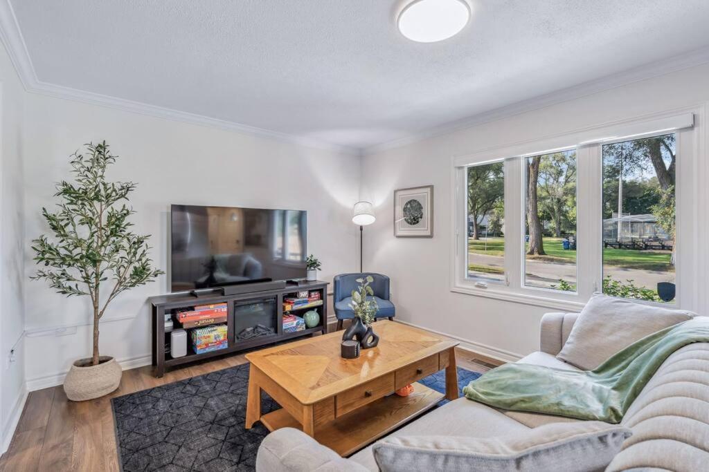 Heritage 3br Etobicoke Gem, Sherway Gardens, Bbq * Toronto