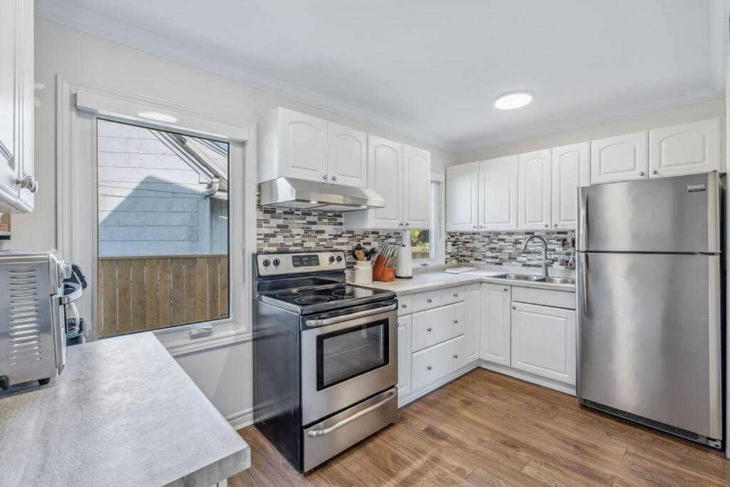 Heritage 3br Etobicoke Gem, Sherway Gardens, Bbq Villa Toronto