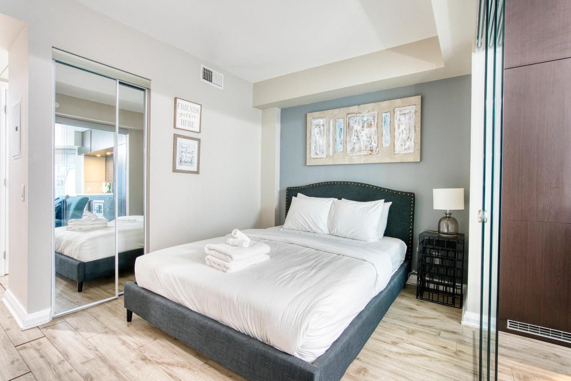 Stk Yorkville Apartment *