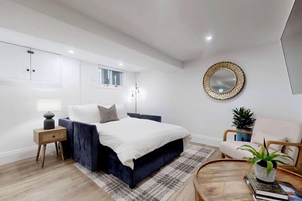 Fresh And Modern Guest Apartment Toronto