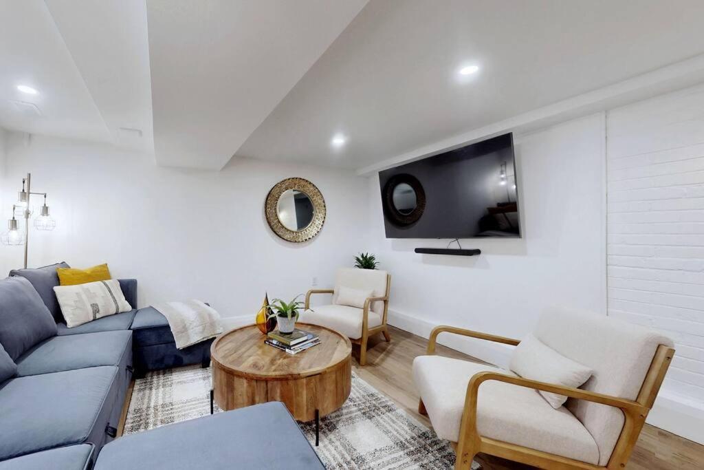 Apartment Fresh And Modern Guest Toronto