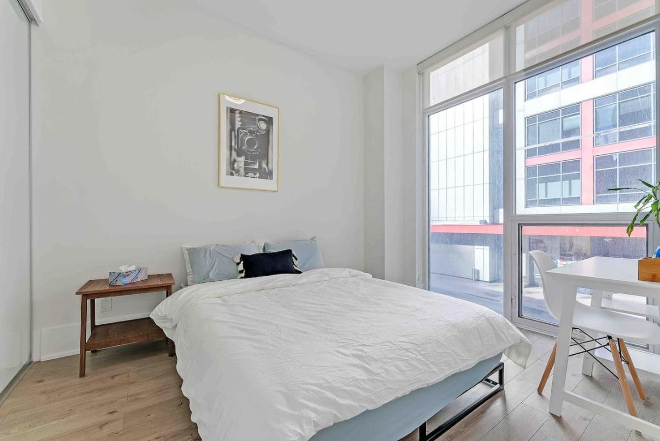 Rogers Center And Cn Tower 2br 2bth With Parking Dt Apartment Toronto