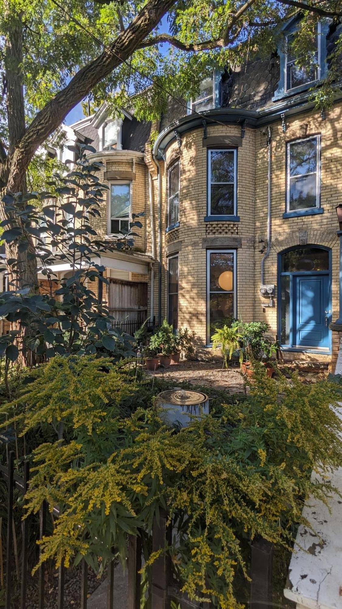 Stunning Victorian In Downtown Holiday home *