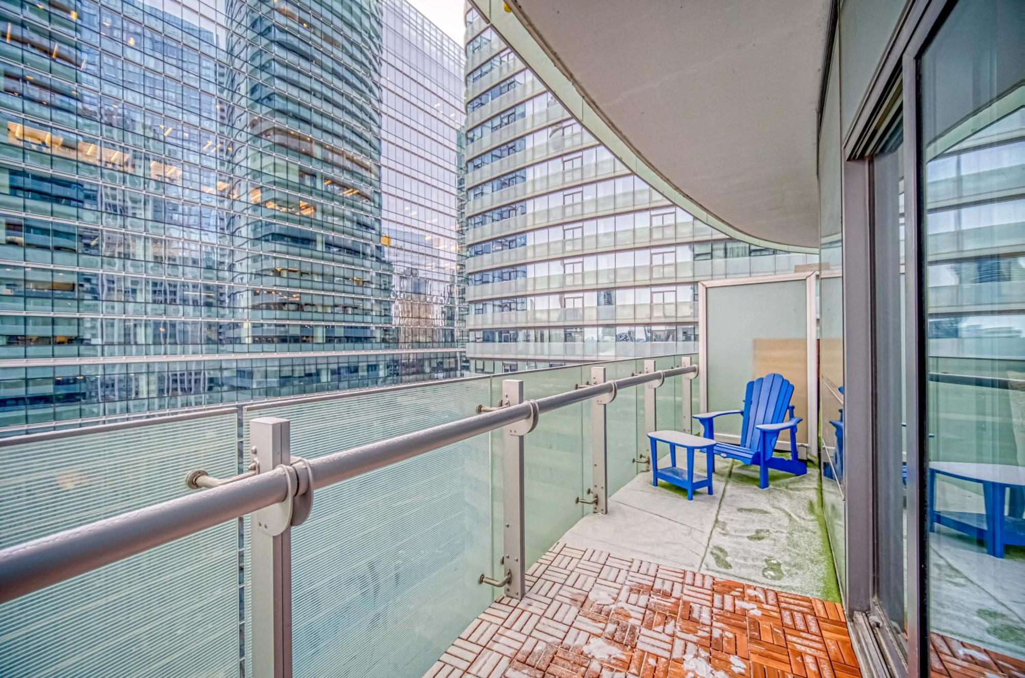 Skyline Retreat Residences * Toronto