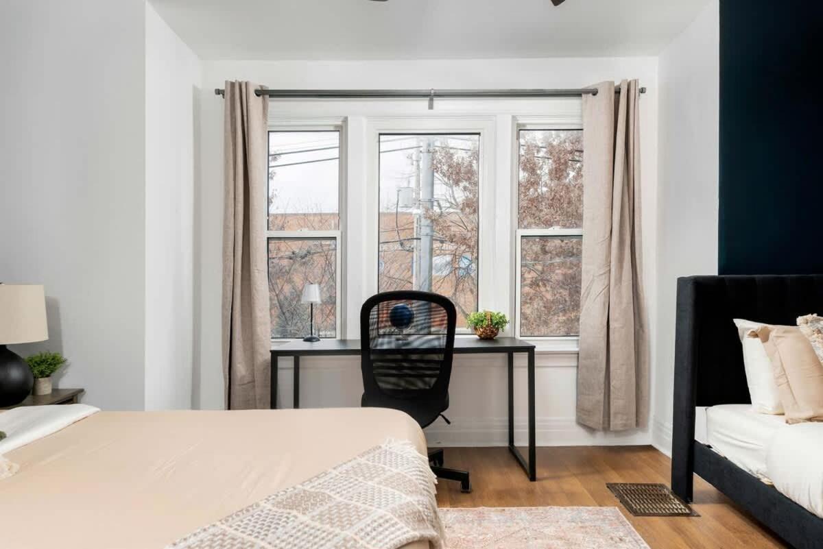 1br Near Queen West
