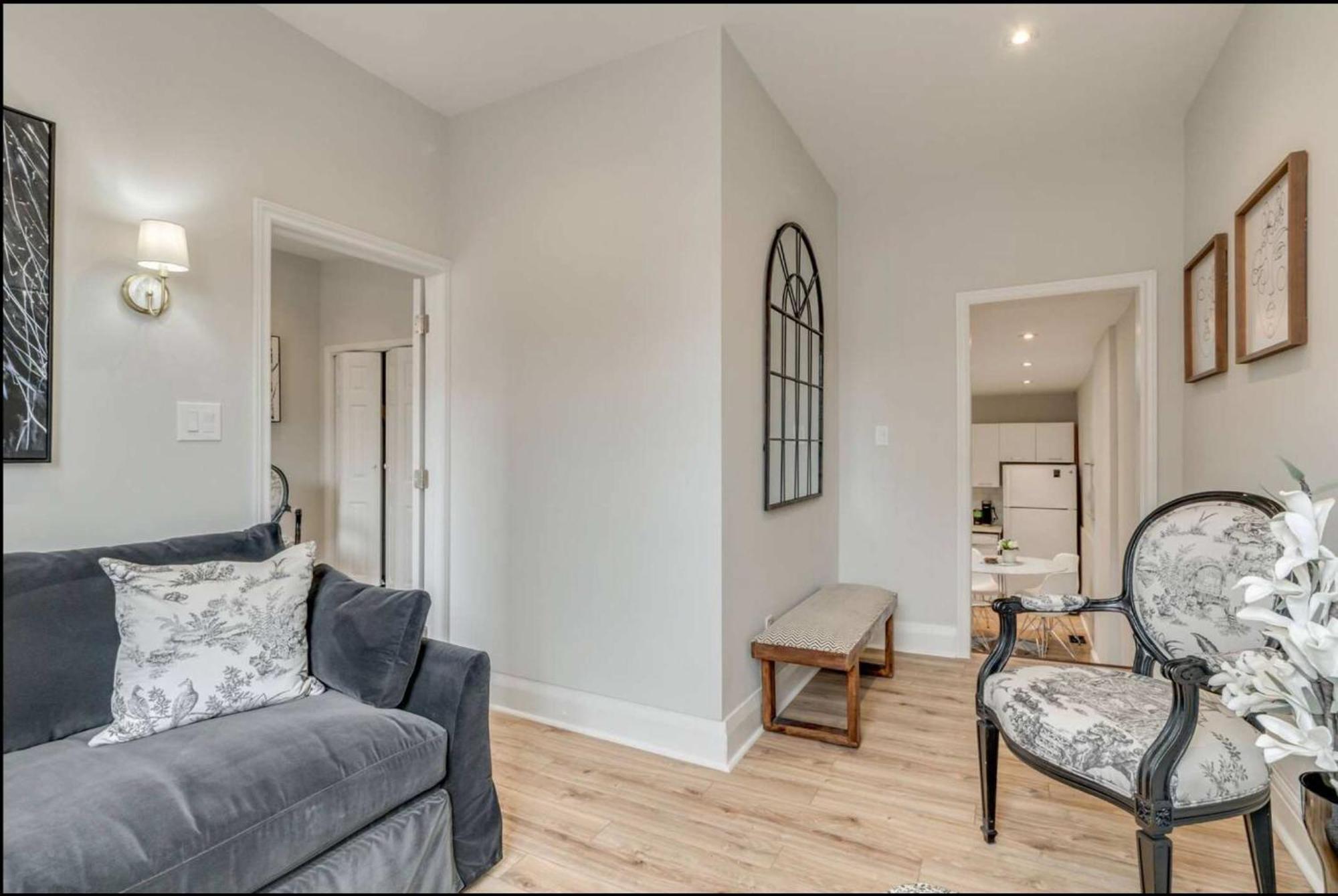 Casa Queen - Unique 2br In Leslieville