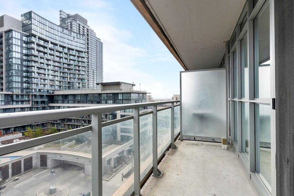 Prime Location Downtown Apartment *
