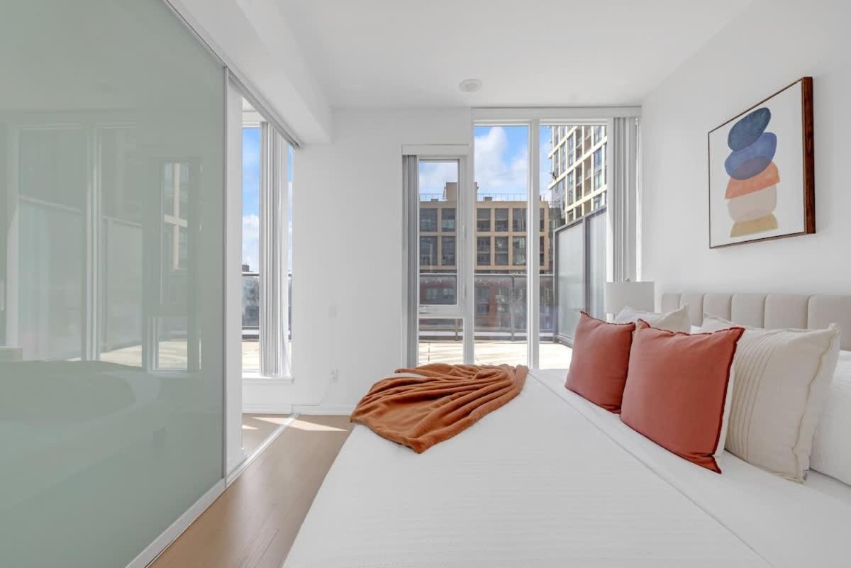 Luxury 2br Enormous Patio Parking *