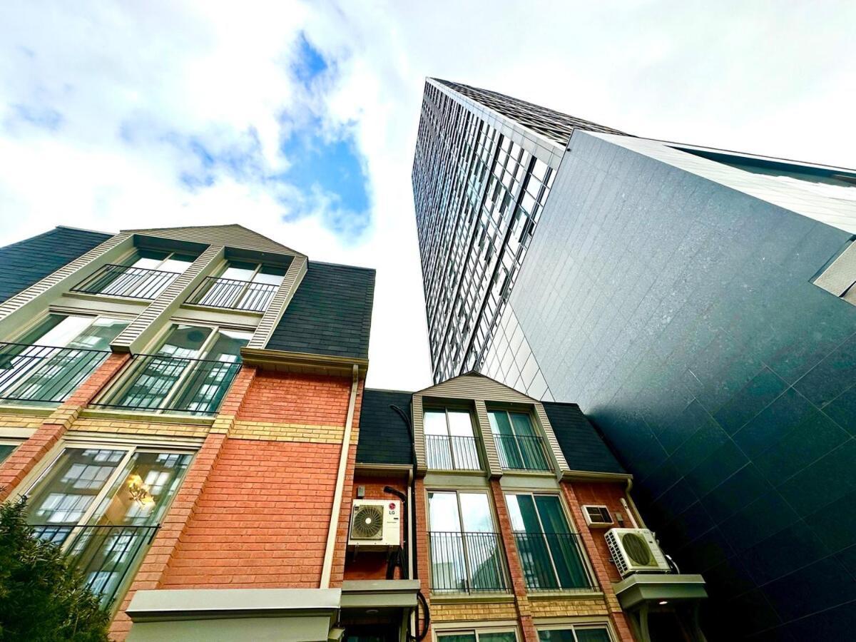 Super Skyline View In The Heart Of Toronto