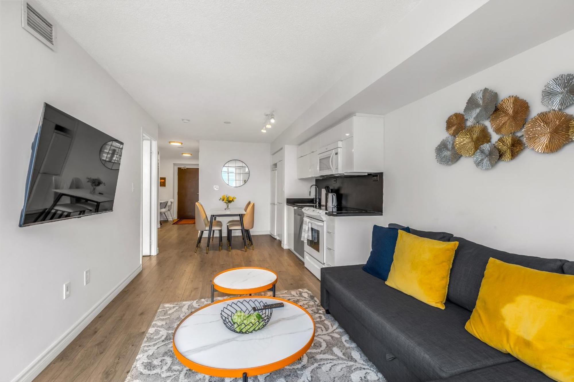 Beautiful 2 Bedroom Downtown
