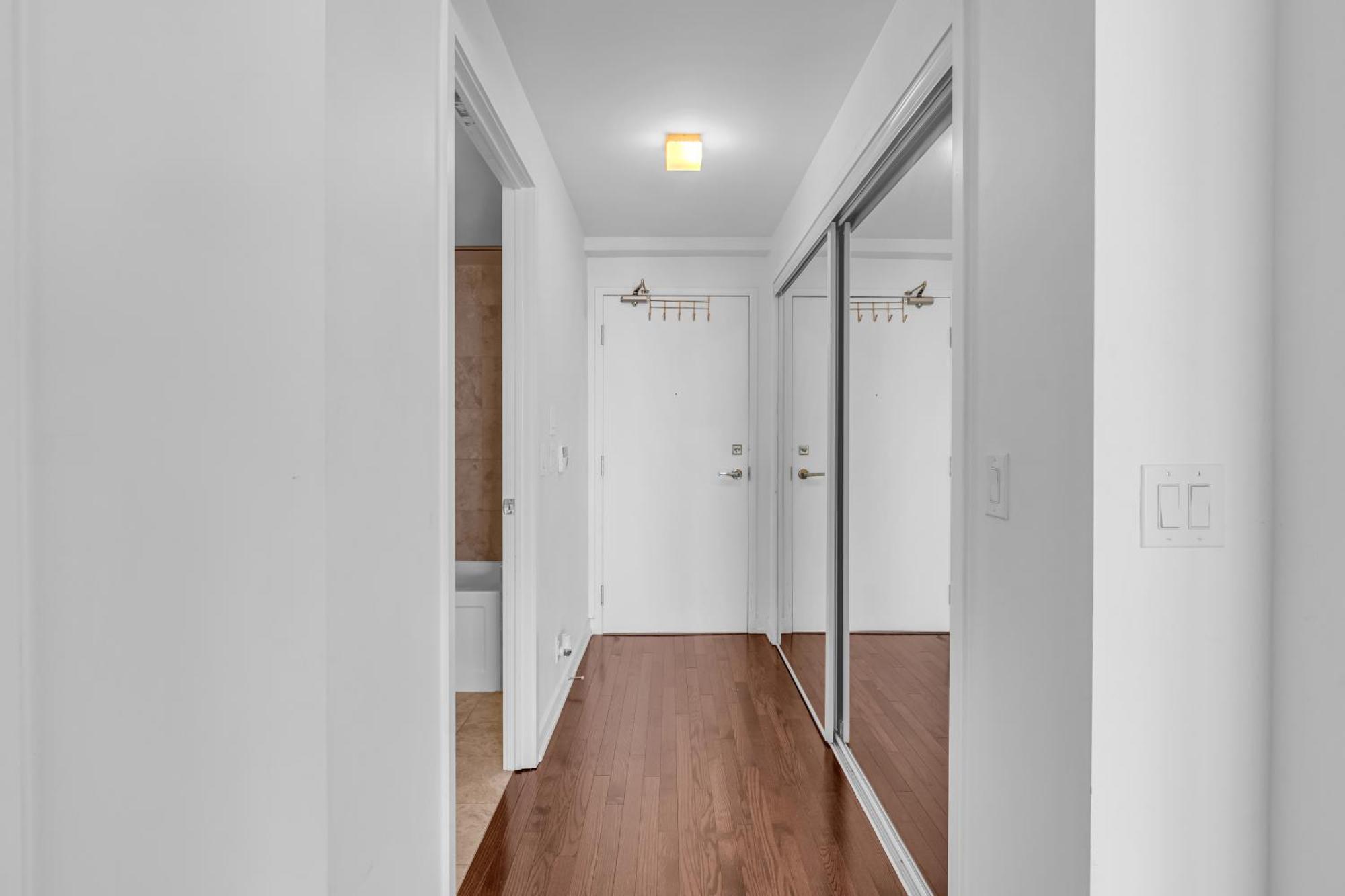 Elegant Rogers Center With 1 Free Parking Toronto
