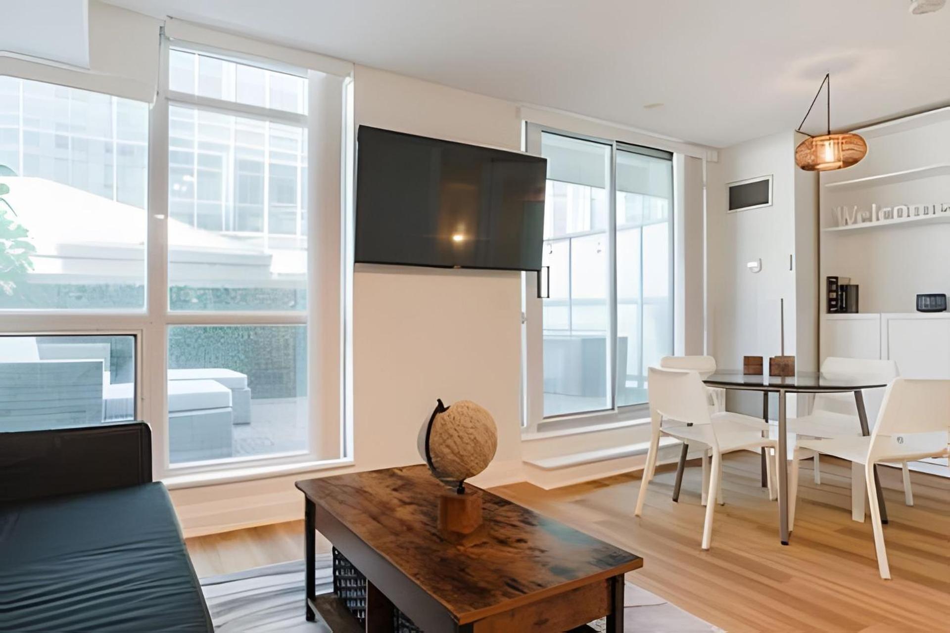Lanterra Downtown Apartment *