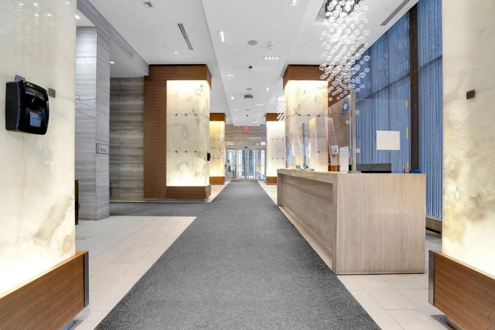 Lanterra Downtown Apartment *