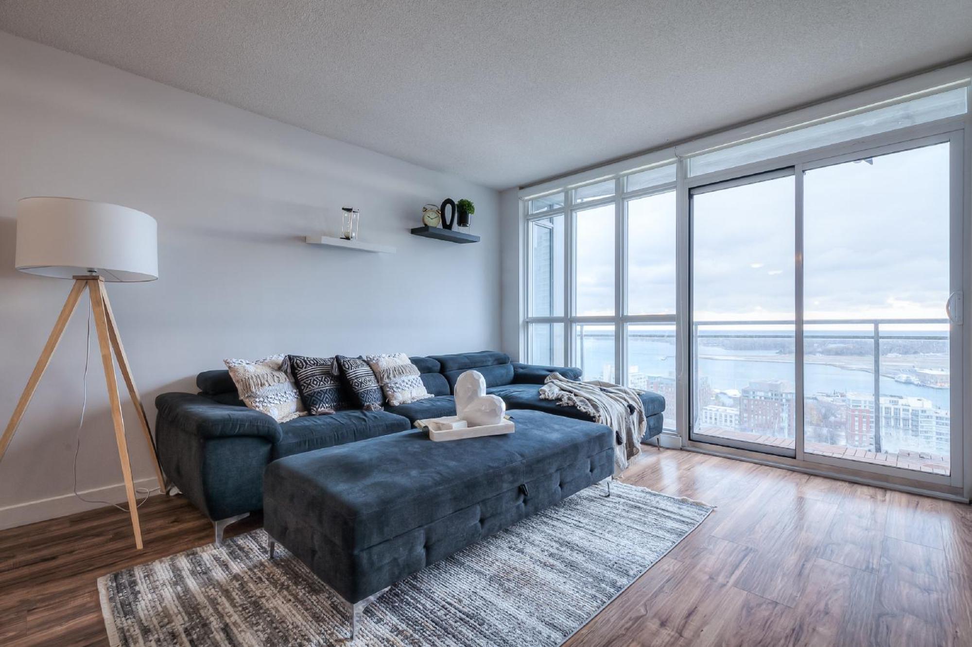 Elegant 1br Den Downtown - Sleep 6 Apartment Toronto