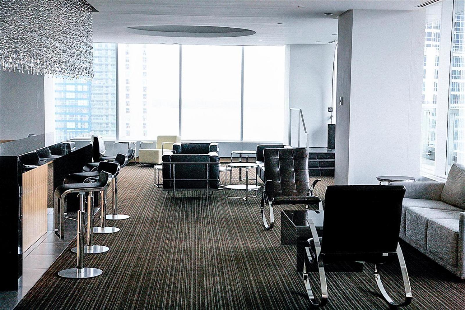 Spacious Next To Cn Tower Apartment Toronto