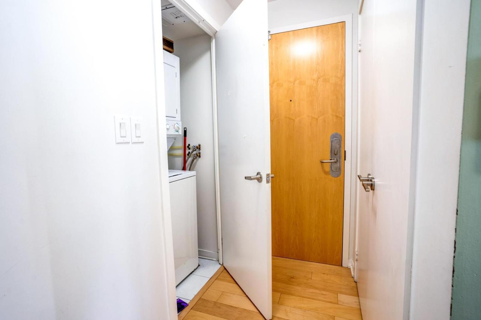 Apartment Spacious Next To Cn Tower Toronto