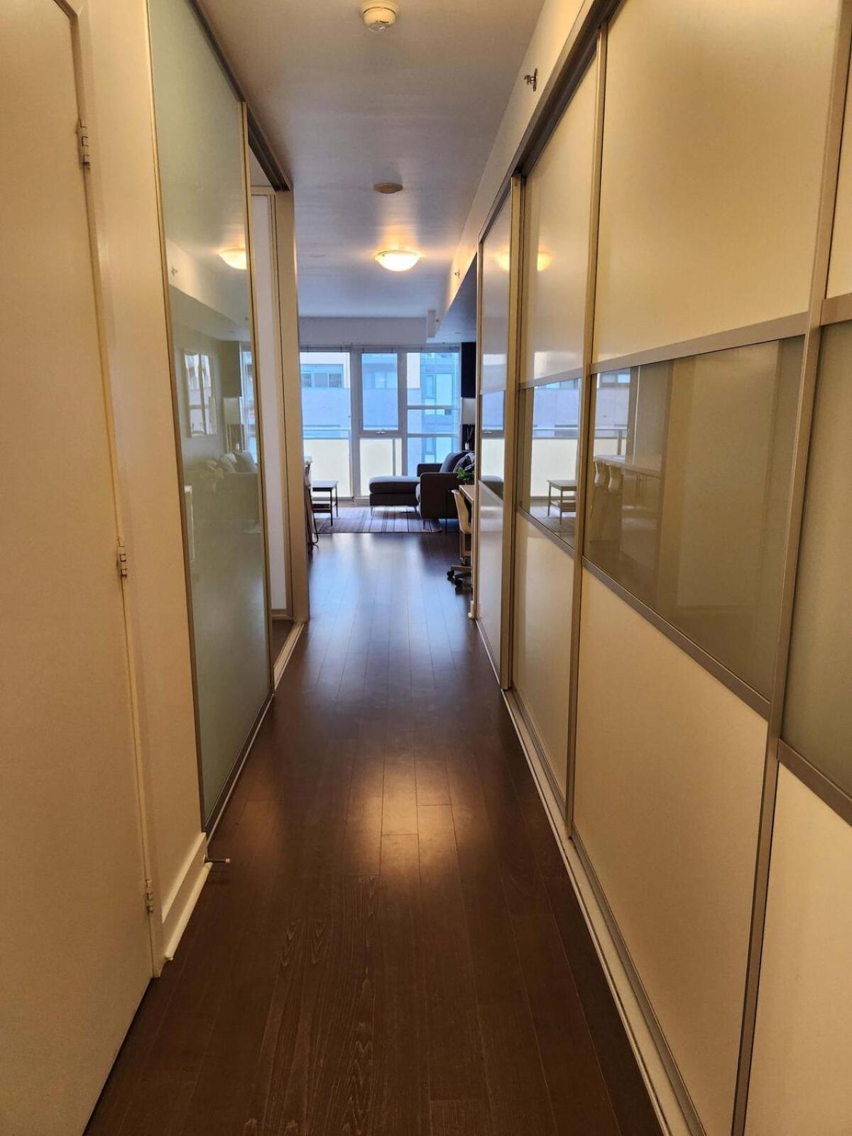 Queen St West Haven - Modern Loft, Downtown Toronto, Free Parking Apartment Toronto