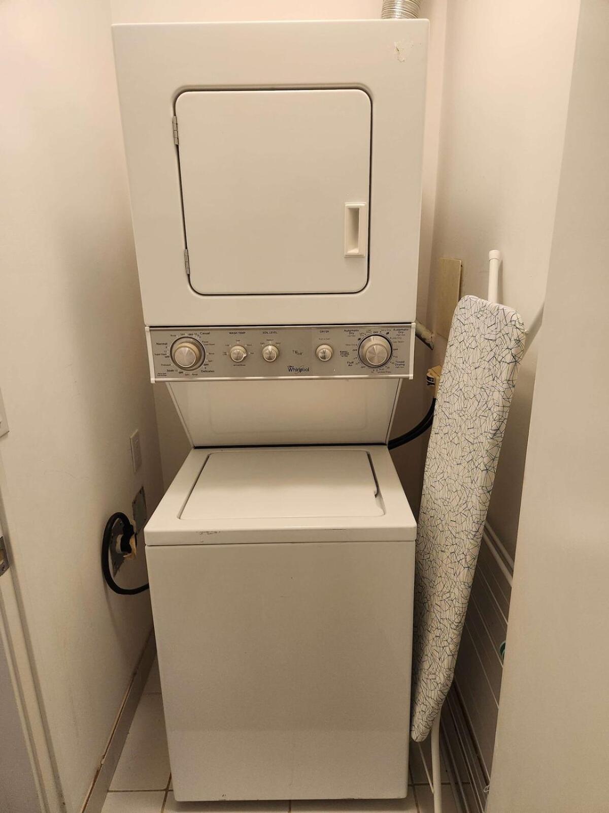 Queen St West Haven - Modern Loft, Downtown Toronto, Free Parking *