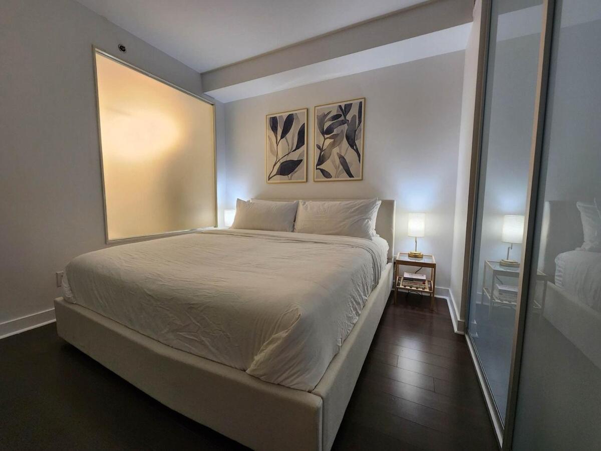 Apartment Queen St West Haven - Modern Loft, Downtown Toronto, Free Parking *