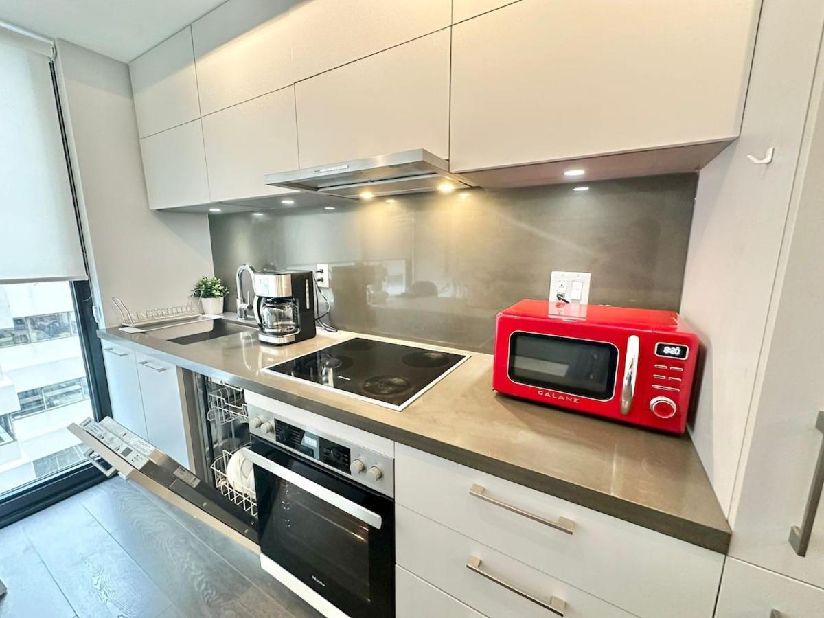 In Yorkville - Newly Furnished Luxury Unit Toronto