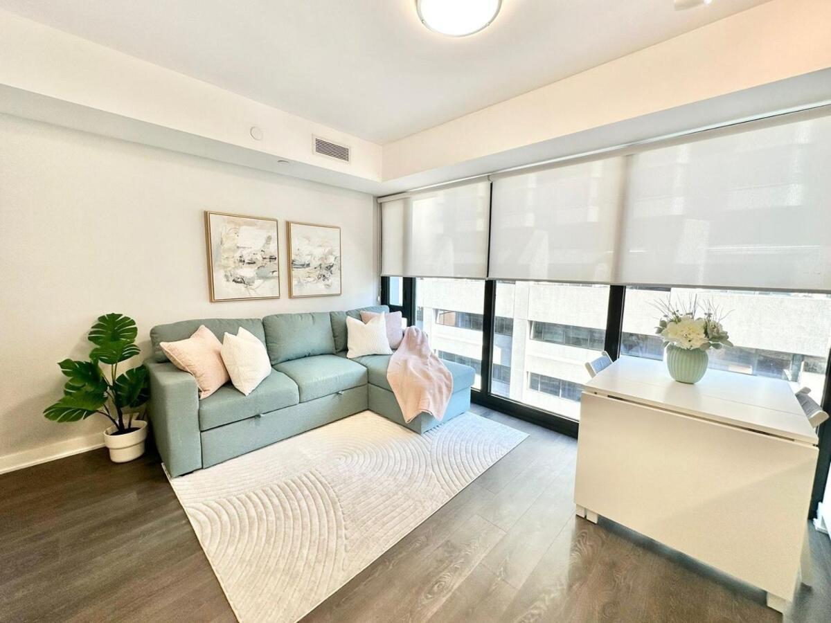 Apartment In Yorkville - Newly Furnished Luxury Unit