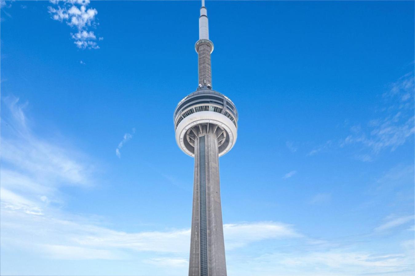 Cn Tower View 2 Bed Near Rogers Centre, Scotiabank, Mtcc * Toronto