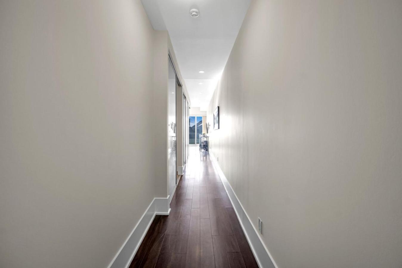 Cn Tower View 2 Bed Near Rogers Centre, Scotiabank, Mtcc Holiday home *
