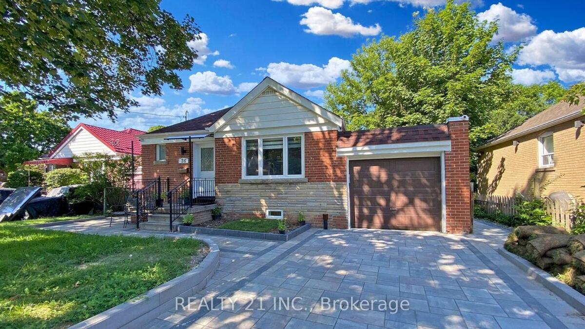 Family Friendly Haven Near Bluffs Toronto