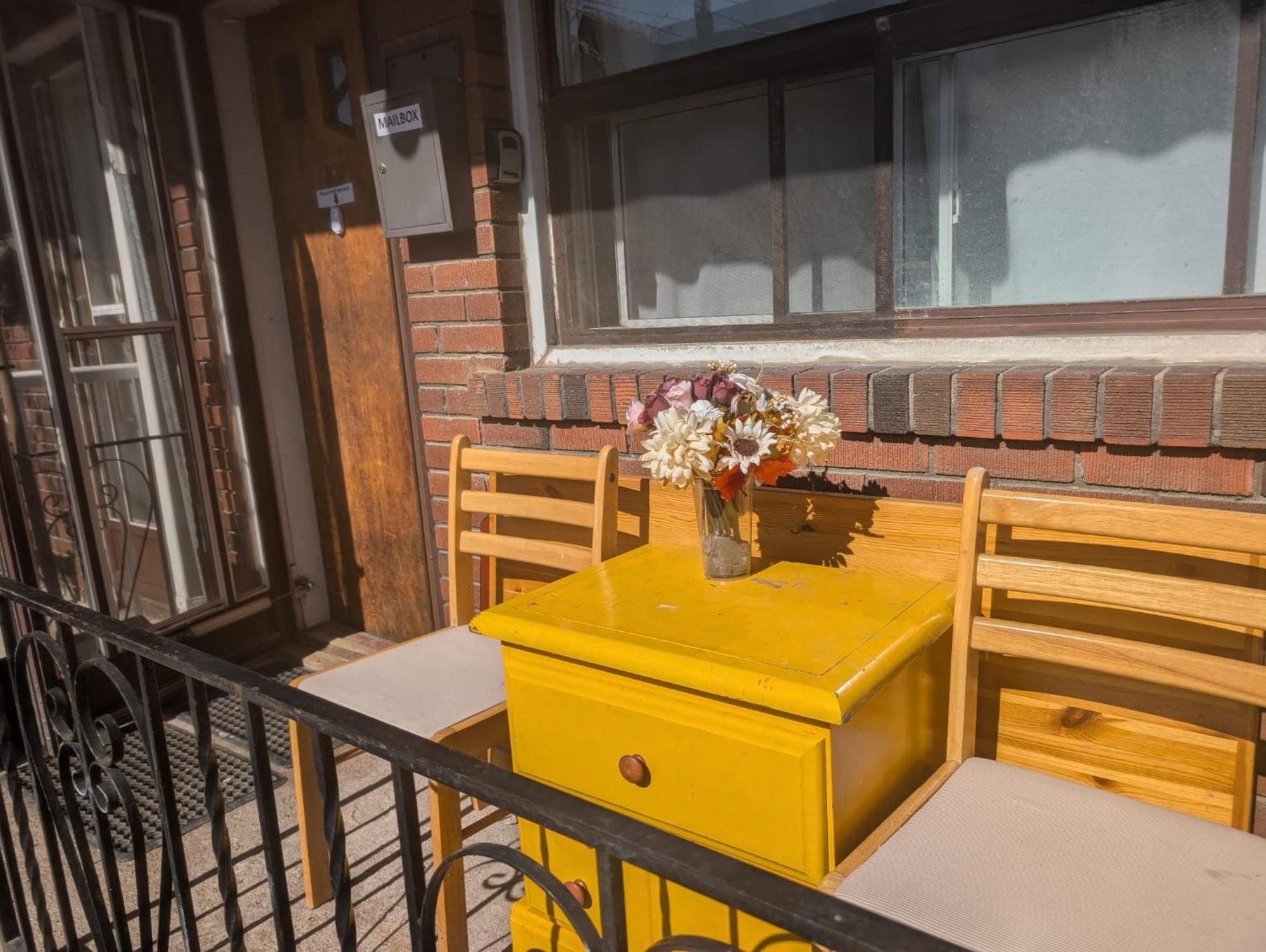 Little Italy Guest house Toronto