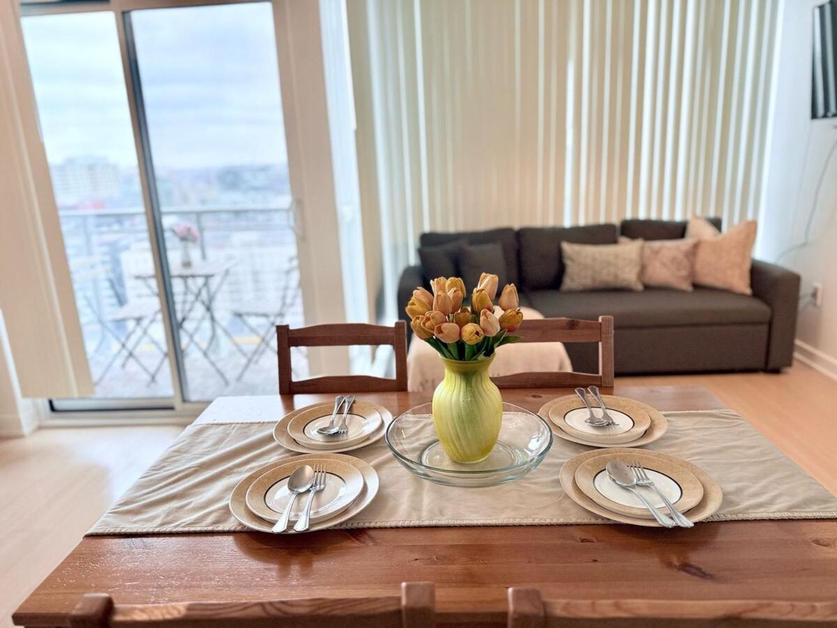 Downtown 1br Near Cn Tower -free Parking Apartment