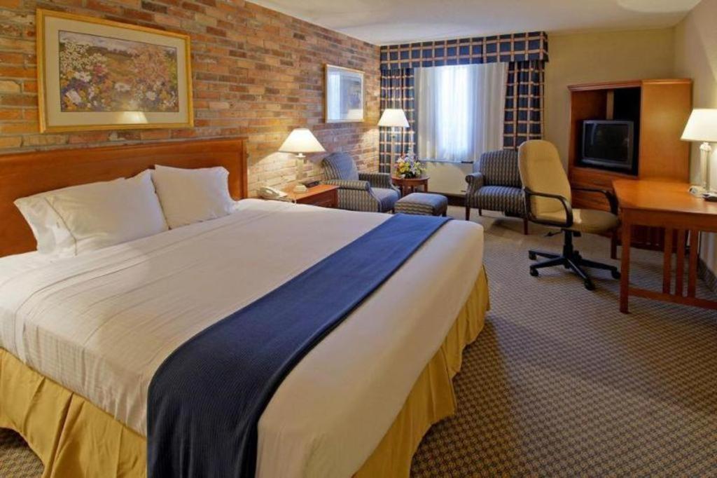 Express East - Scarborough By Ihg Hotel