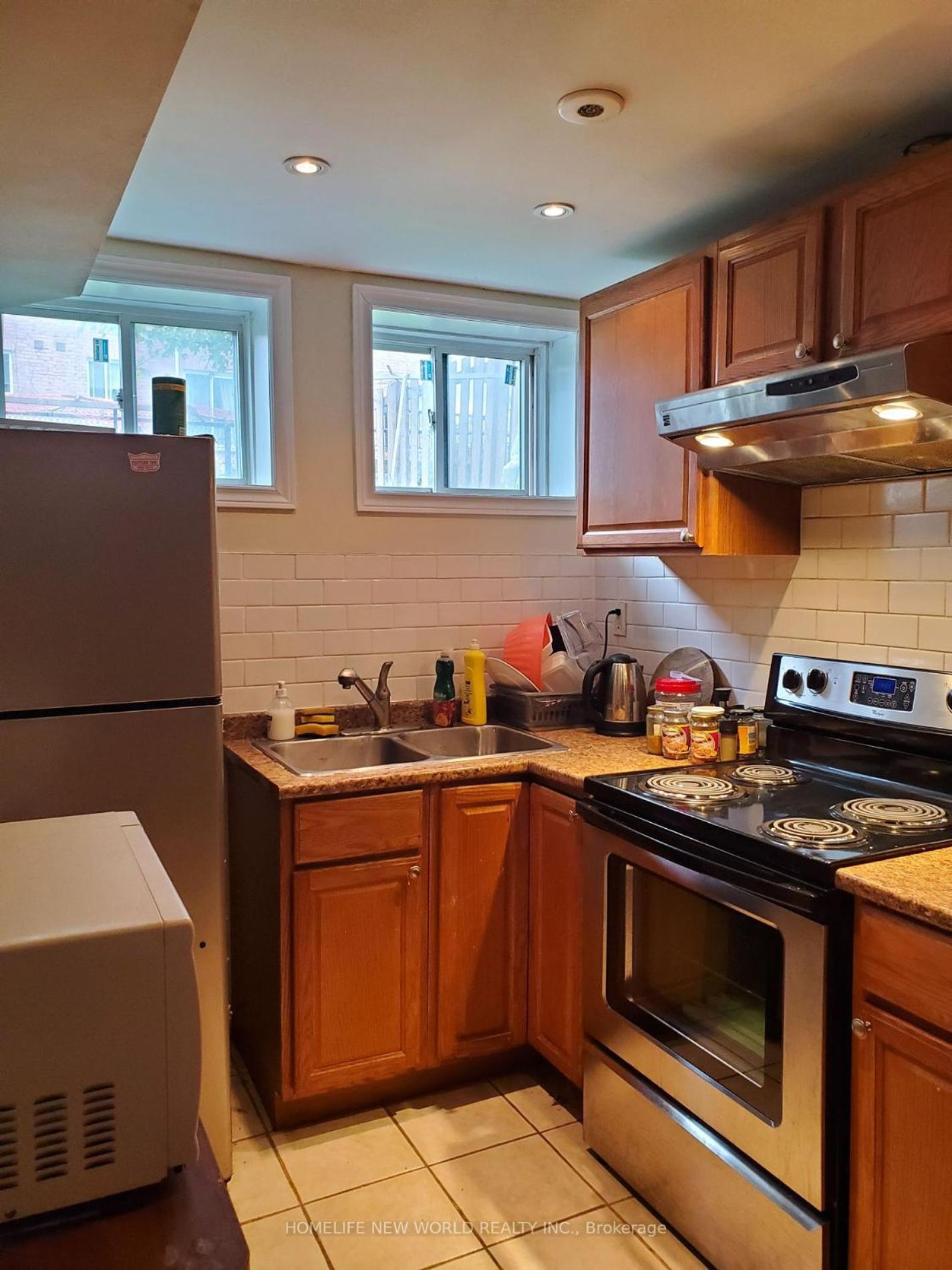 Beautiful Homestay- 15 Min To Downtown- Free Parking * Toronto