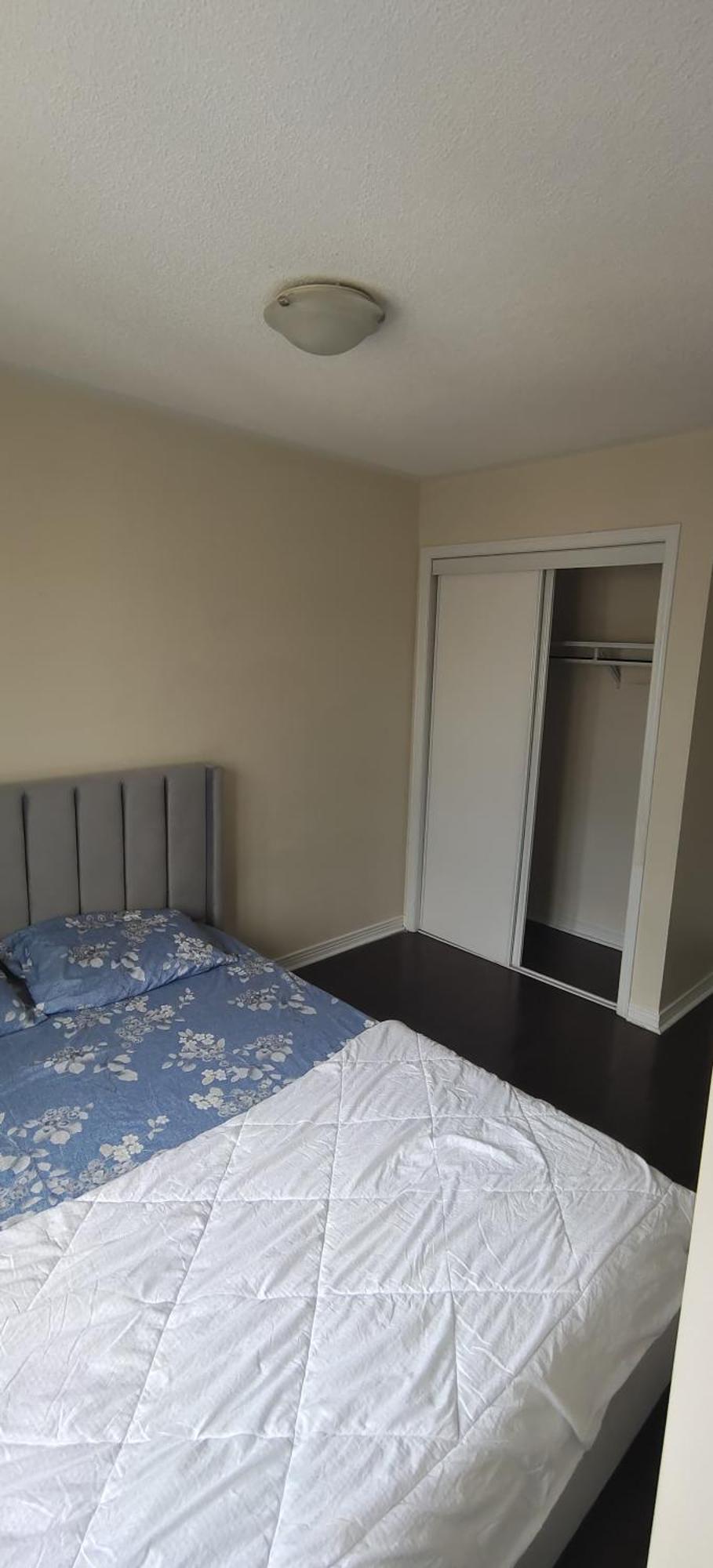 Homestay Cozy N Beautiful Near Transit, Restaurants- High Speed Internet, Free Parking