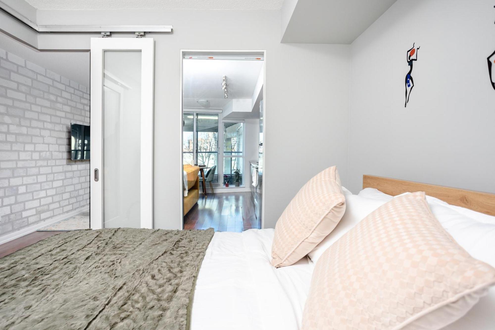 Downtown-cozy Modern 1br - Near Lake, Parks & Transit *