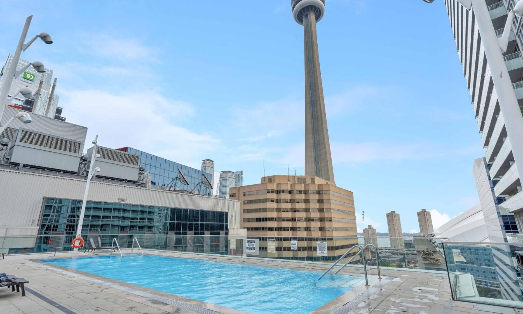Cn Tower View 2 Bedroom Aparthotel *