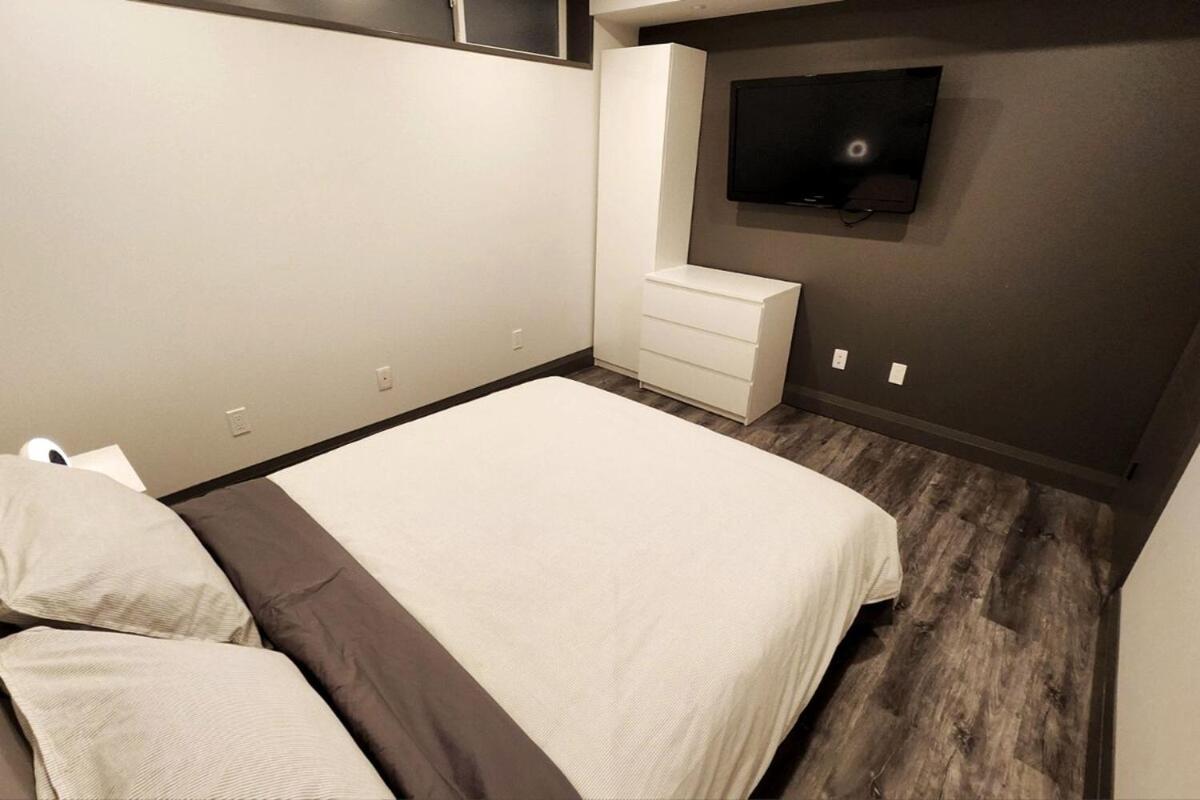 Apartment Luxury Private With Own Entrance, Private Bath Toronto