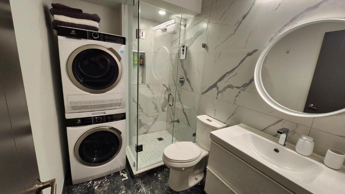 Luxury Private With Own Entrance, Private Bath Apartment