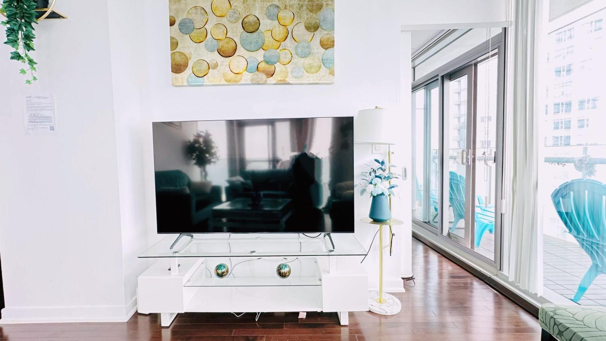 New Superior Lakeview Luxury 3-bedroom On 48 Floor Toronto
