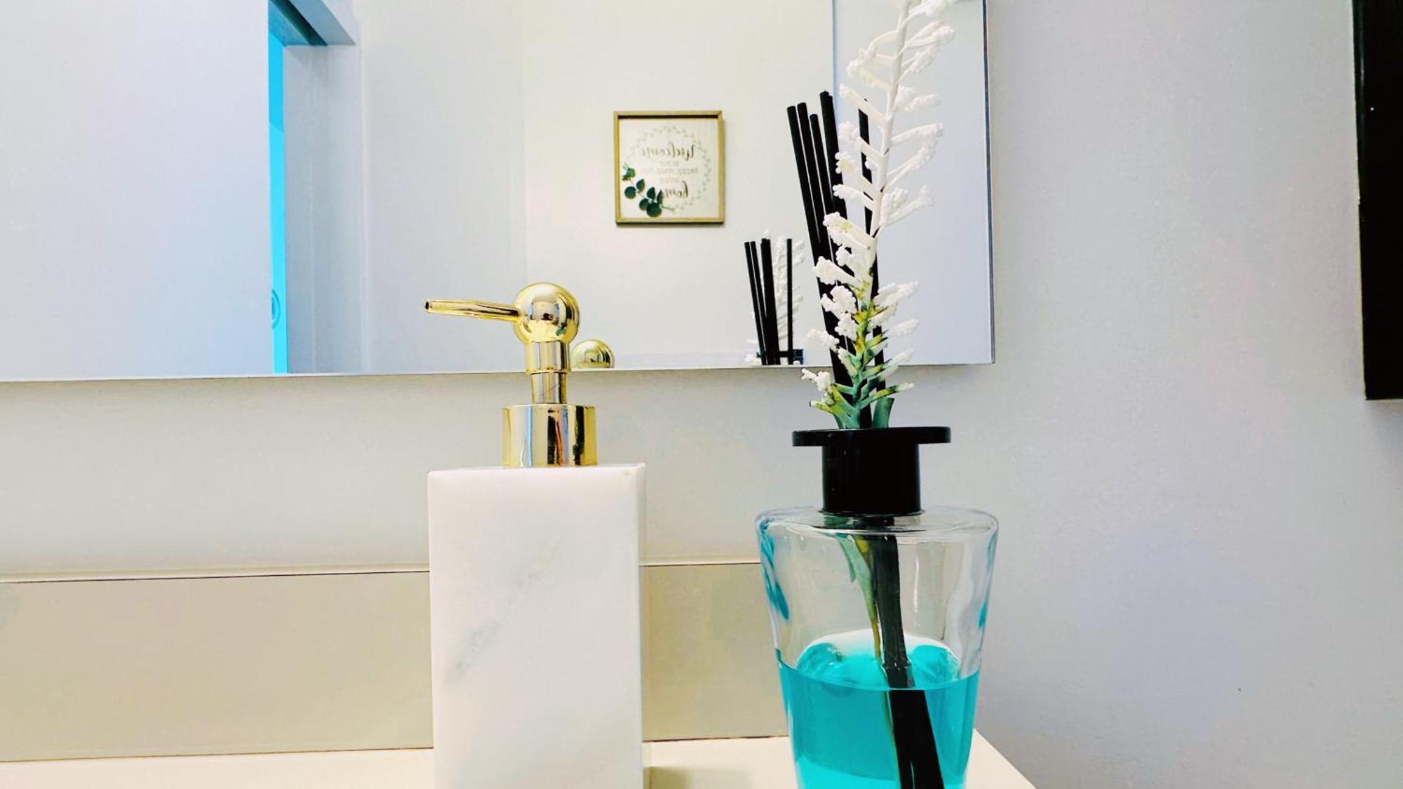 New Superior Lakeview Luxury 3-bedroom On 48 Floor