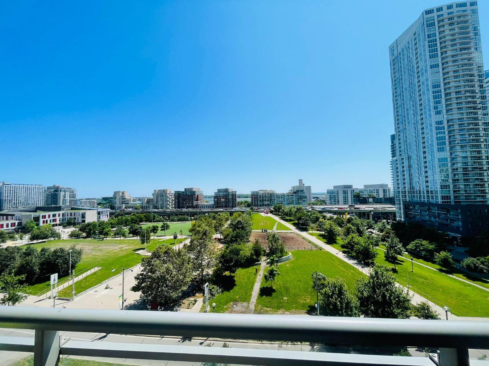 Downtown Retreat 2br - Near Cn Tower With Views * Toronto