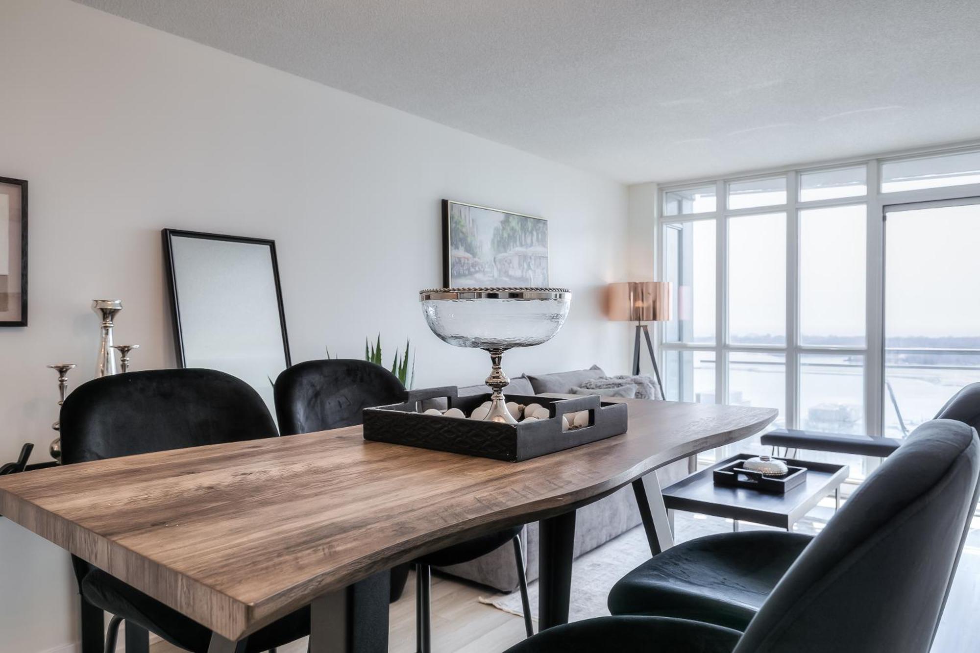 Bright & Stylish 2br In Downtown With View Apartment Toronto