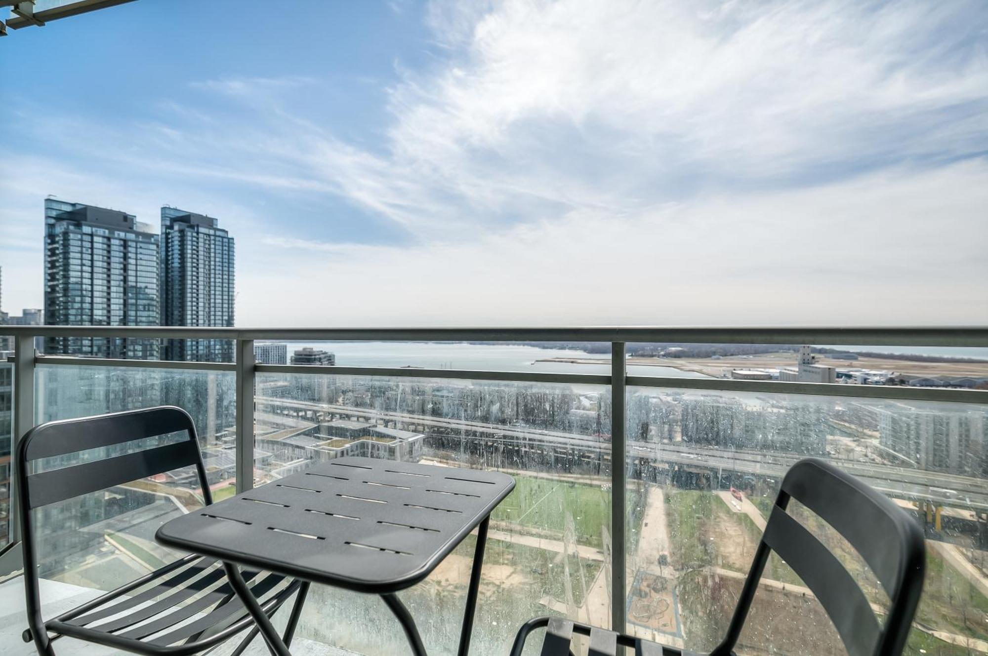 Apartment Bright & Stylish 2br In Downtown With View *