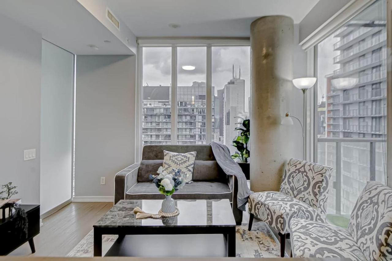 The Skyline Retreat By Instant * Toronto