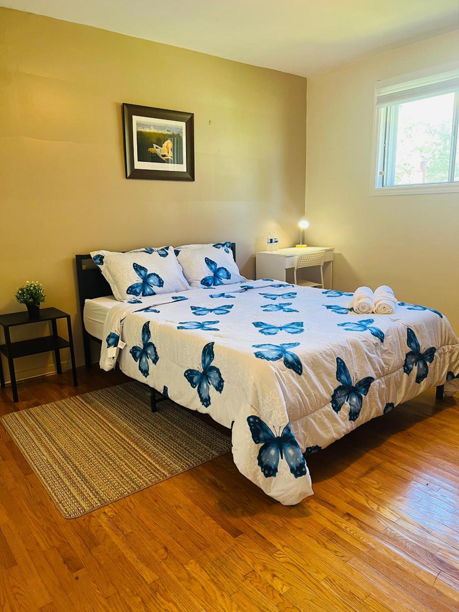 Cozy Stay, Self Check-In With Parking Available Upon Request Toronto