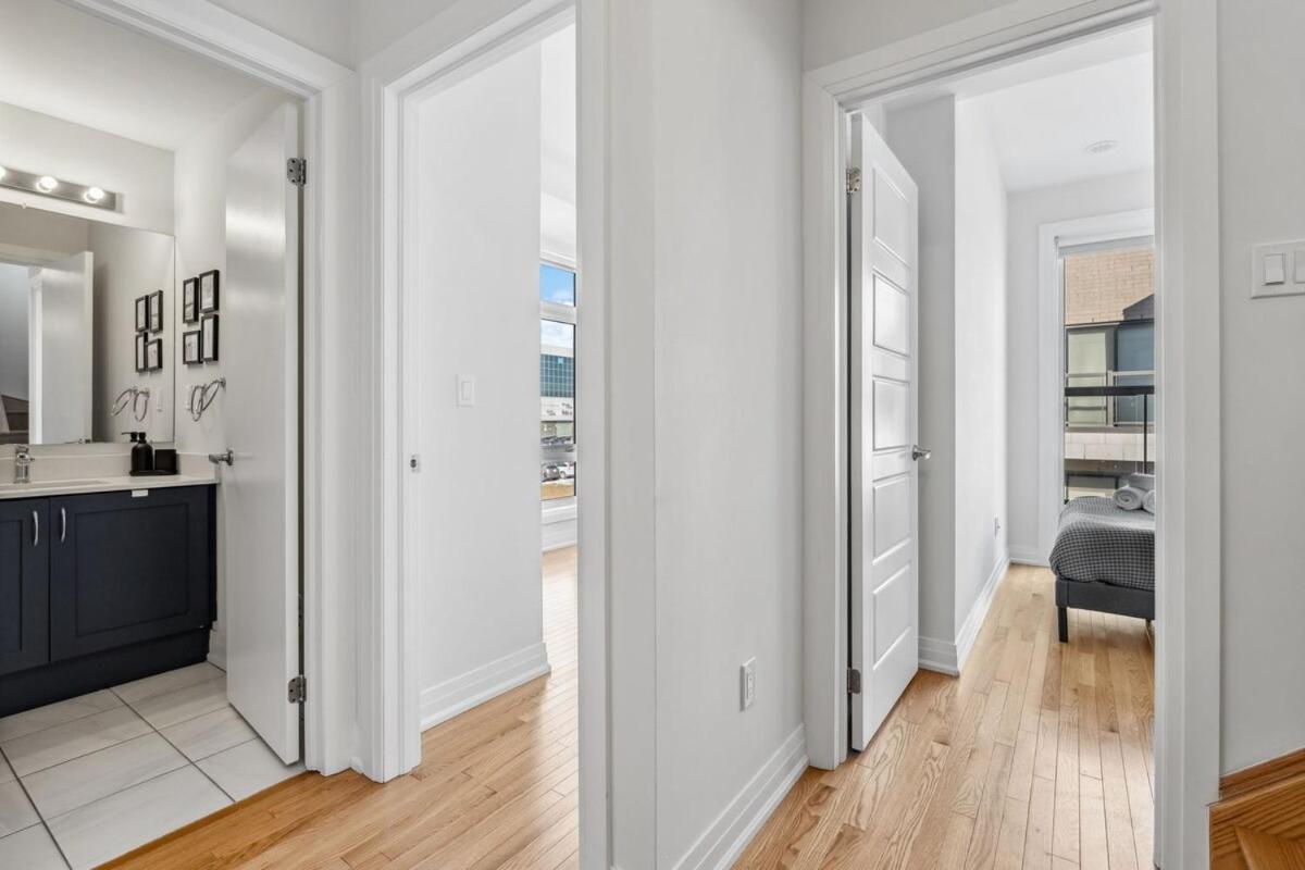 Stunning 2br Retreat, Patio & Parking *