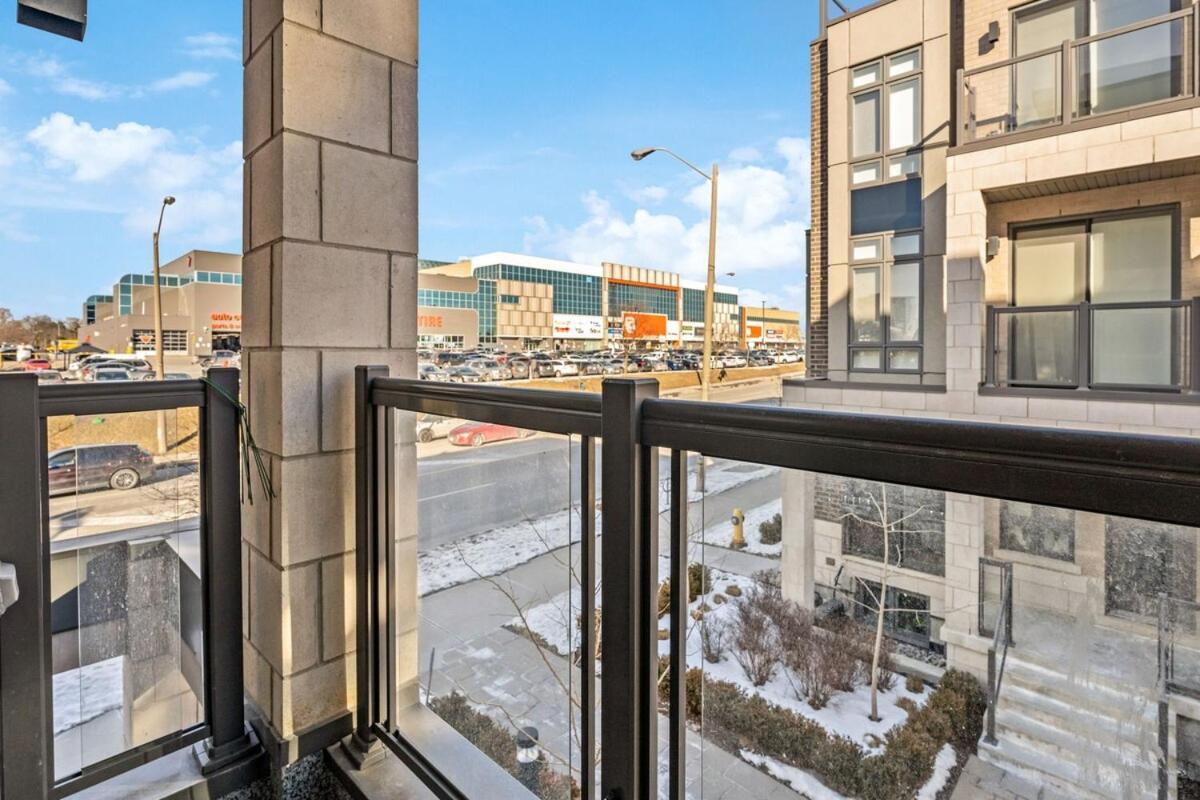 Stunning 2br Retreat, Patio & Parking Apartment *