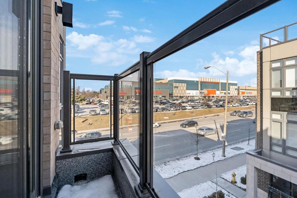 Stunning 2br Retreat, Patio & Parking Toronto