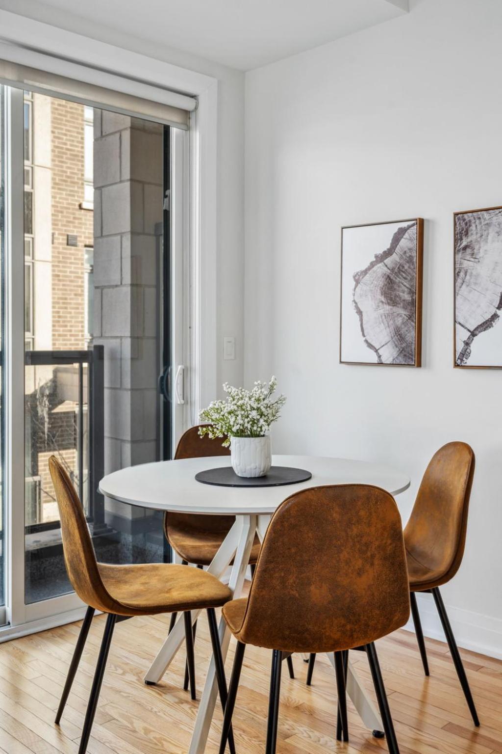 Stunning 2br Retreat, Patio & Parking Apartment