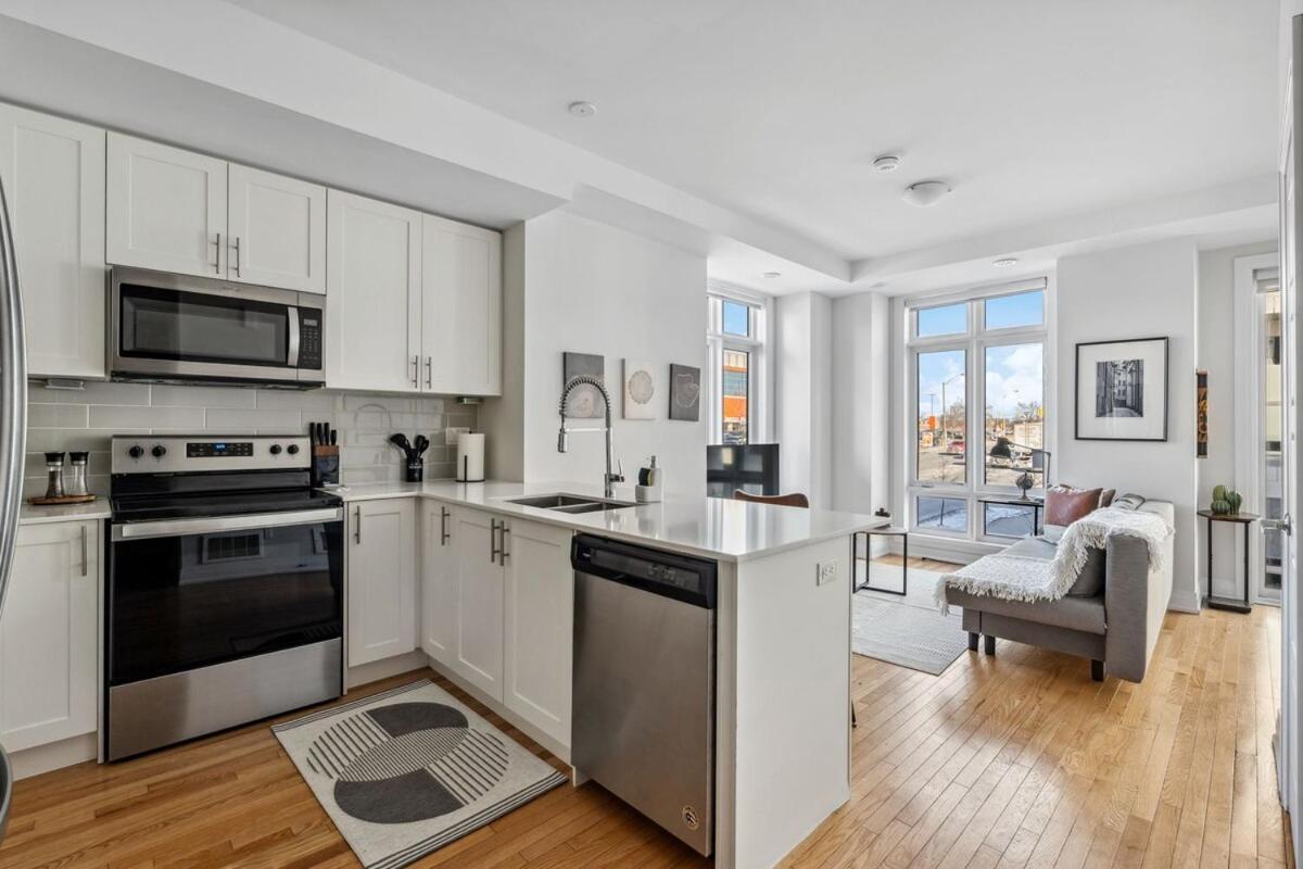 Stunning 2br Retreat, Patio & Parking *