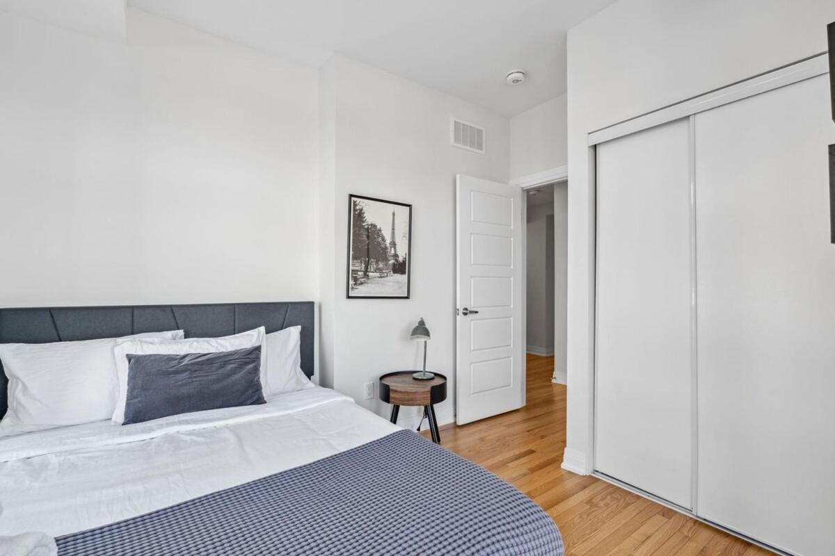 Stunning 2br Retreat, Patio & Parking * Toronto